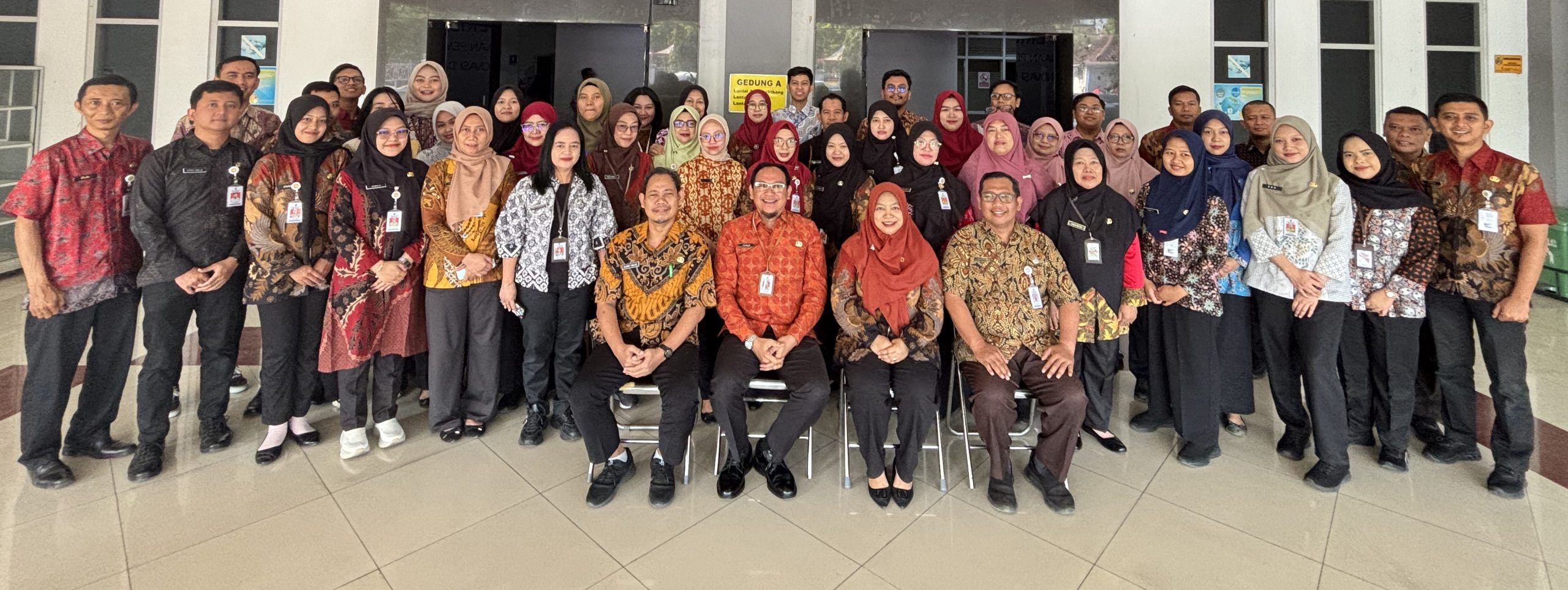 Foto Pegawai BPKAD Kabupaten Kendal